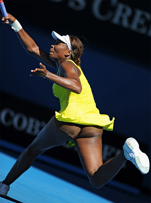 No Venus Williams did not leave her pants on the ground but her color 